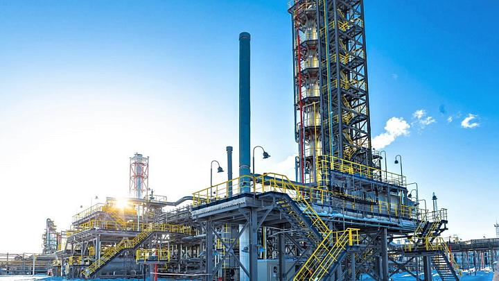Сургутский завод по стабилизации конденсата выработал 25-миллионную тонну автомобильного бензина